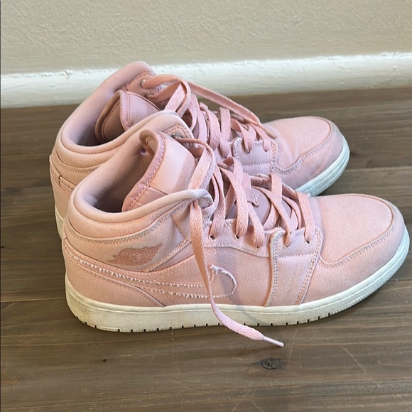 Pink Jordan - Picture 3 of 5